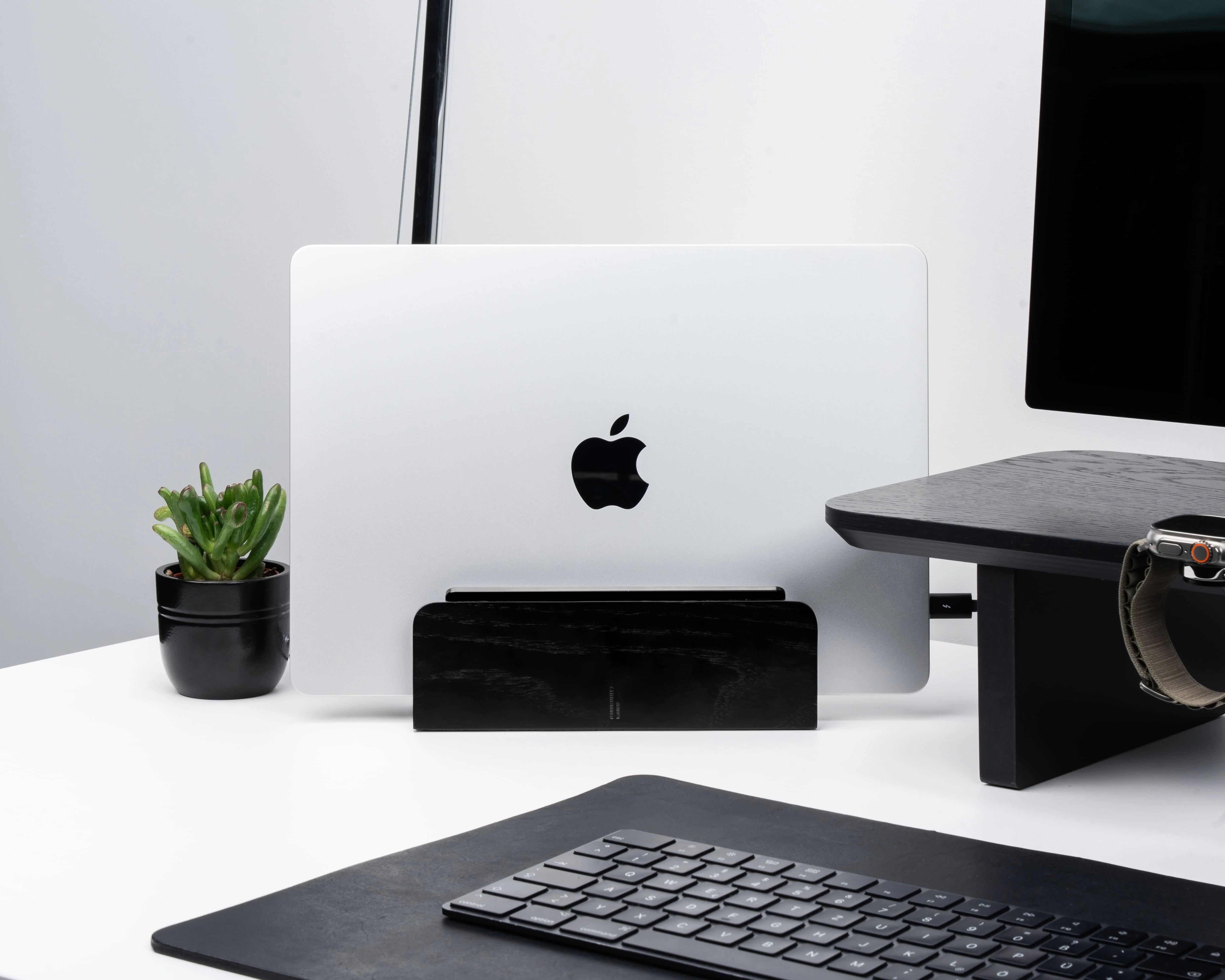 Laptop Dock - Image 13